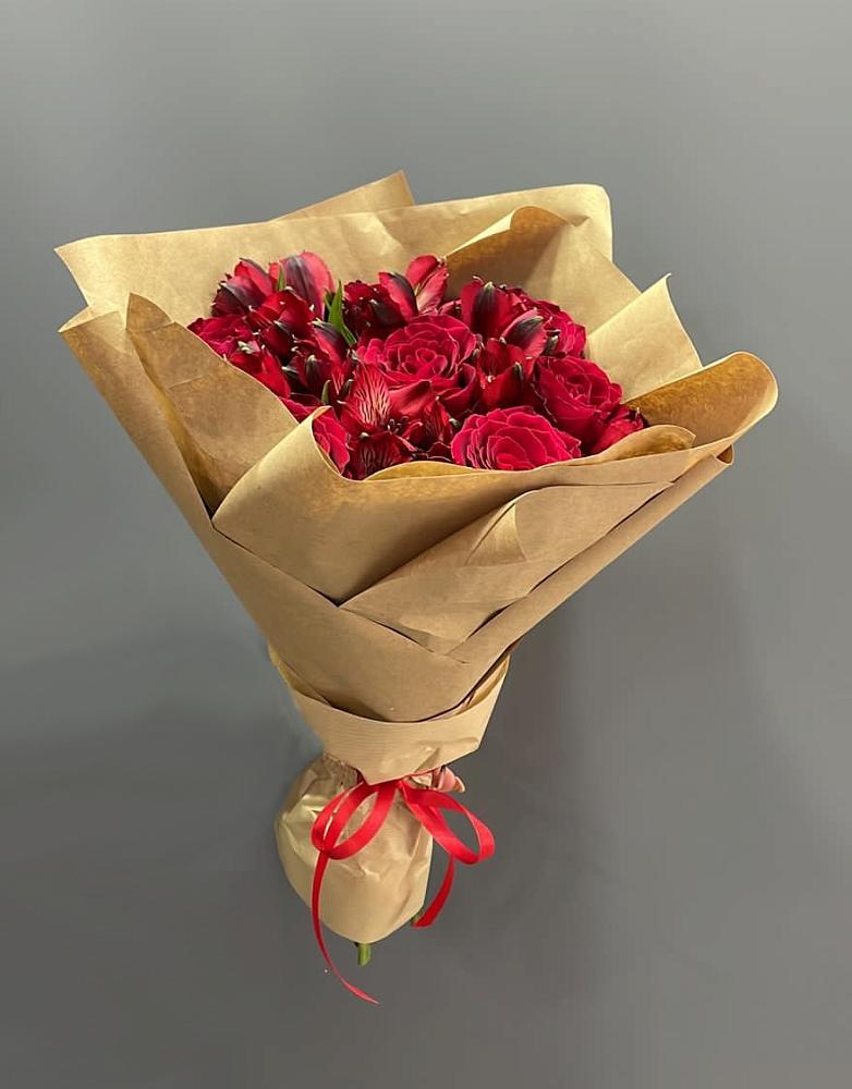 Букет цветов из: Альстромерии и Розы в Гололобово