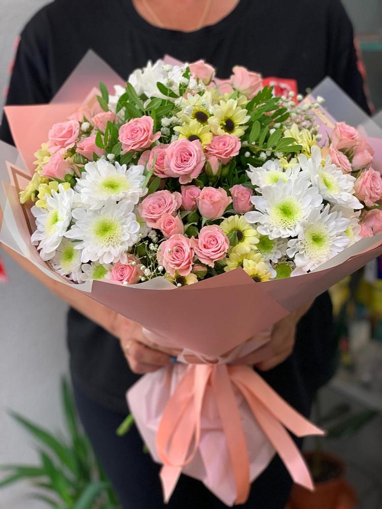 Букет цветов из: Розы и Хризантемы в Гололобово