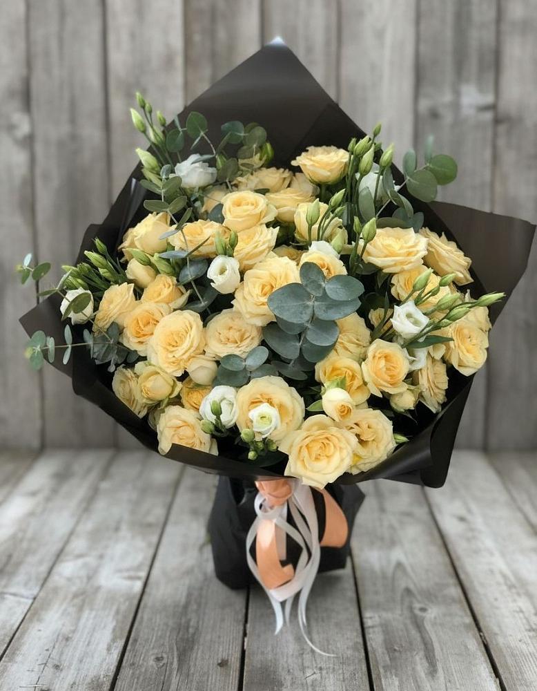 Букет цветов из: Розы и Лизиантусы в Гололобово