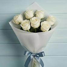 Букет 7 Белых роз Эдлесс Лав в Гололобово