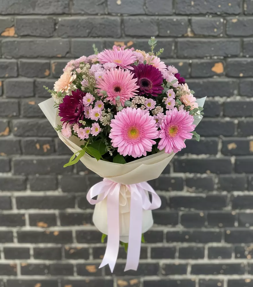 Букет цветов из: Герберы и Хризантемы в Гололобово