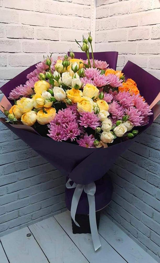 Букет цветов из: Хризантемы и Розы в Гололобово