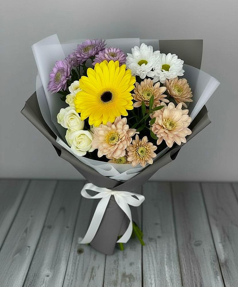 Букет цветов из: Розы, Герберы и Хризантемы в Гололобово
