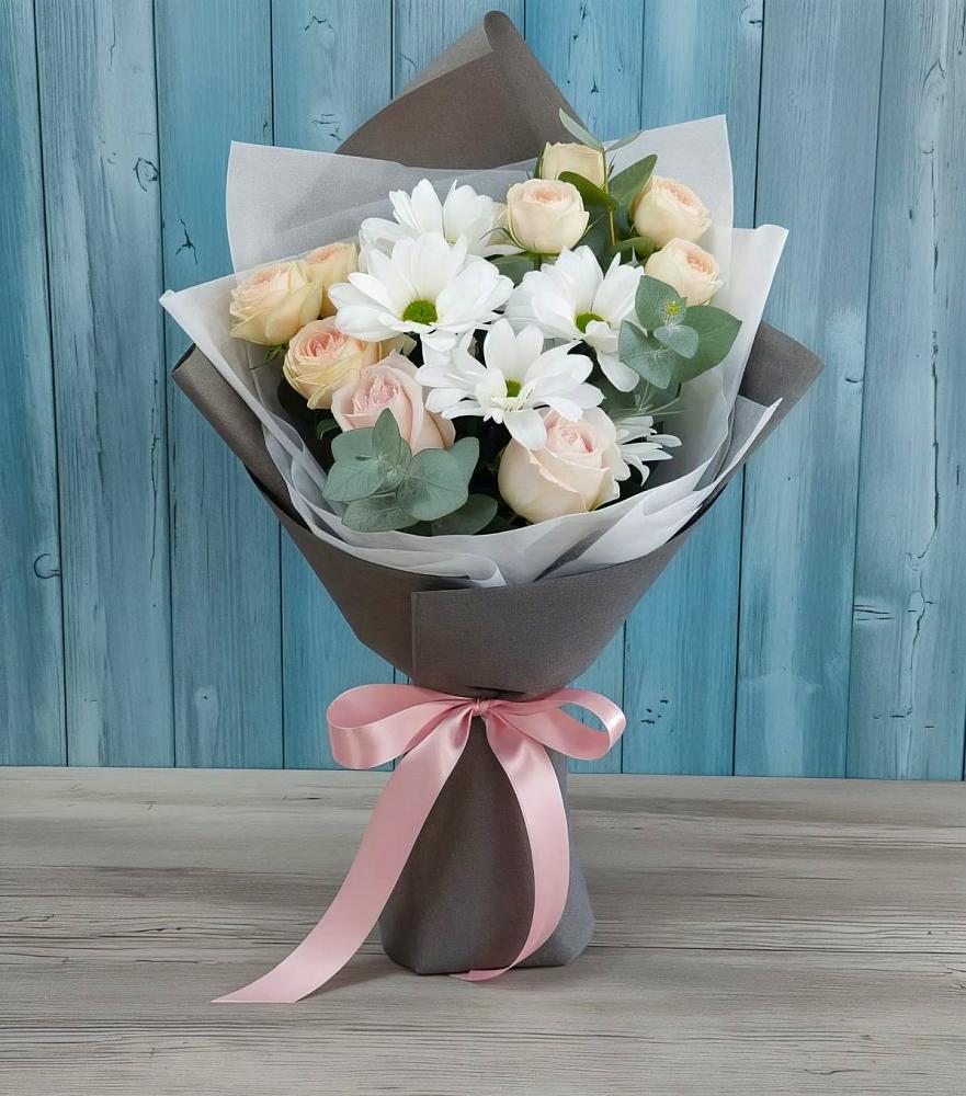 Букет цветов из: Хризантемы и Розы в Гололобово