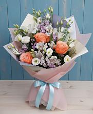 Букет цветов из:  Лизиантусы, Розы, Альстромерии и Гипсофила в Гололобово