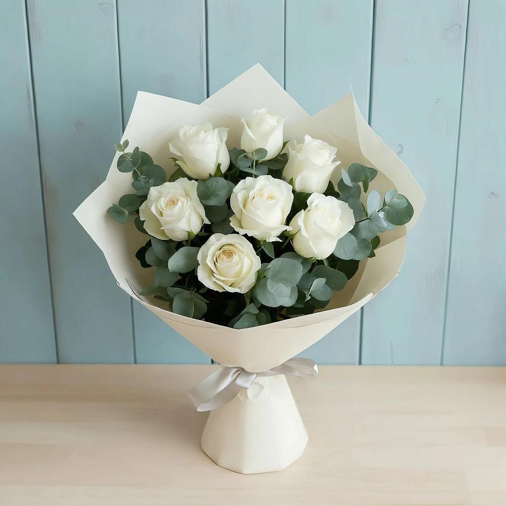 Букет Белые розы в Эвкалипте в Гололобово