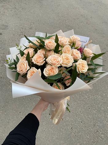 Букет Кремовые розы Латте в Гололобово