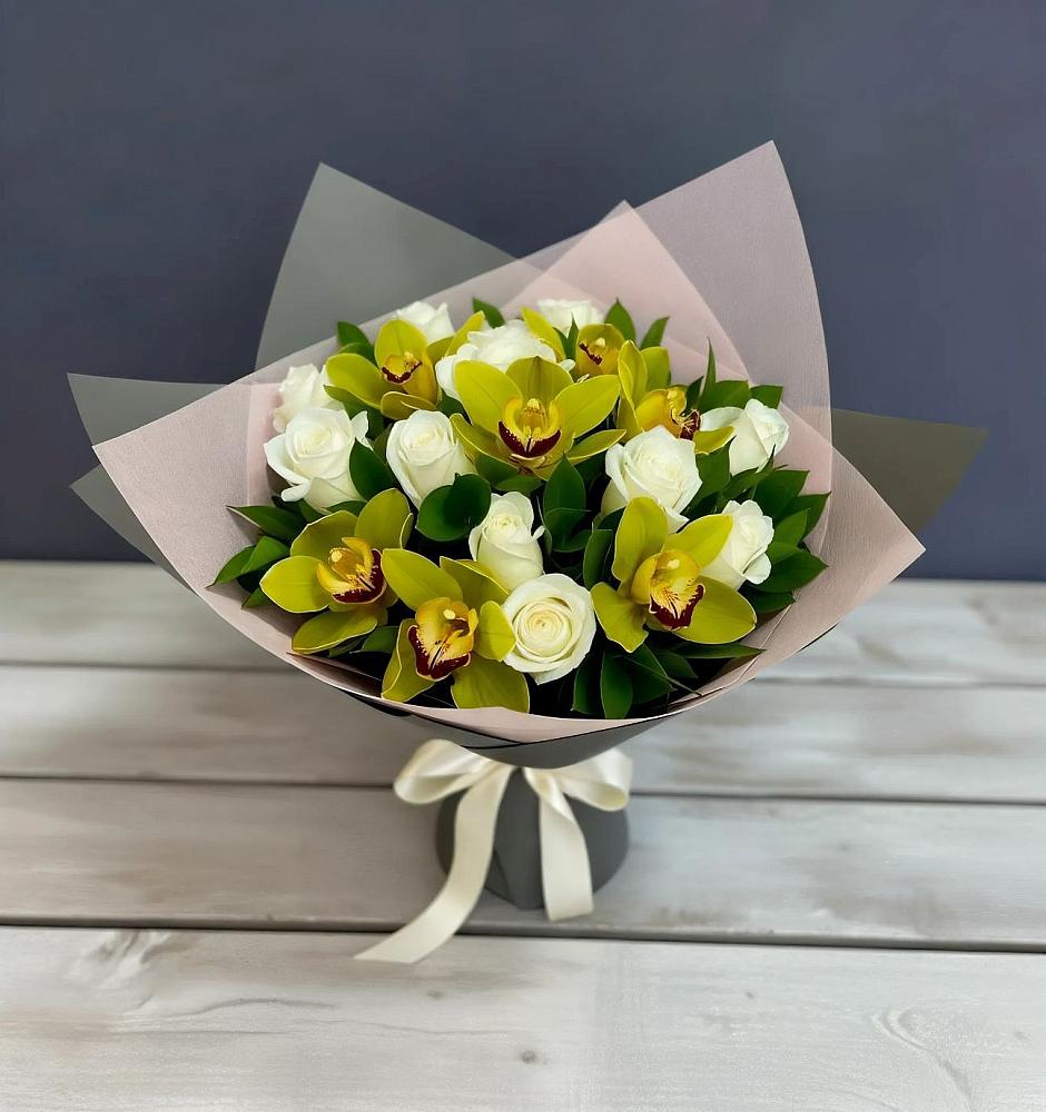 Букет цветов из: Орхидеи и Розы в Гололобово