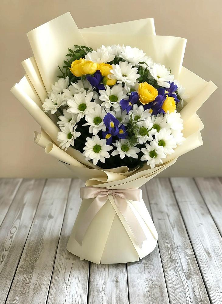 Букет цветов из: Ирисы, Хризантемы и Розы в Гололобово