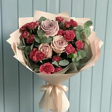 Букет цветов из:  Гвоздики и Розы в Гололобово
