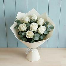 Букет Белые розы в Эвкалипте в Гололобово