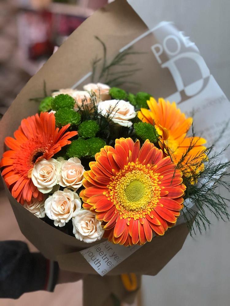 Букет цветов из: Герберы, Хризантемы и Розы в Гололобово