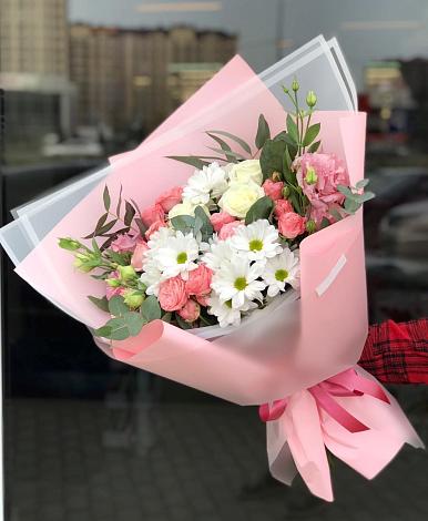 Букет цветов из: Розы, Лизиантусы и Хризантемы в Гололобово